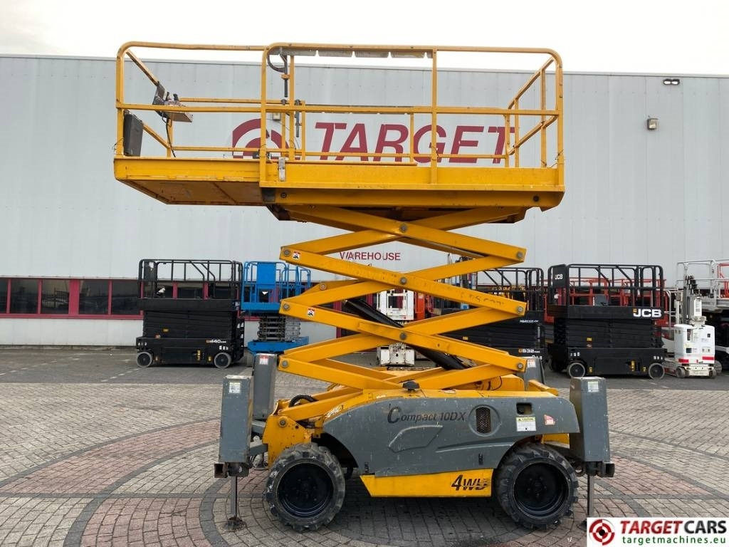 Haulotte Compact 10DX Diesel 4x4 Scissor Work Lift 1015cm - رافعات مقصية: صور 5 Haulotte Compact 10DX Diesel 4x4 Scissor Work Lift 1015cm - رافعات مقصية: صور 5