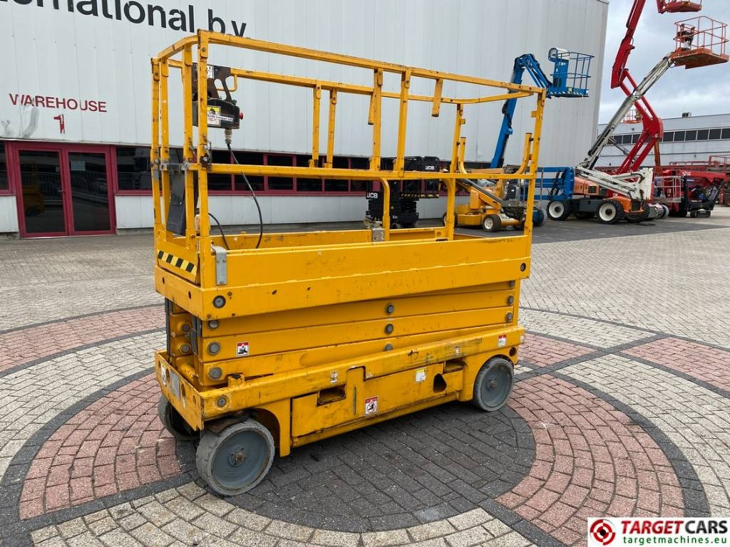Haulotte Compact 10N Electric Scissor Work Lift 1000cm - رافعات مقصية: صور 1 Haulotte Compact 10N Electric Scissor Work Lift 1000cm - رافعات مقصية: صور 1