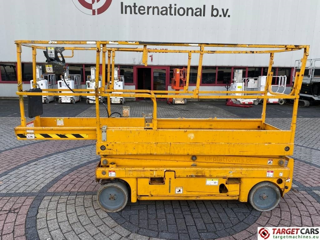 Haulotte Compact 8 Elecftric Scissor Work Lift 818cm - رافعات مقصية: صور 5 Haulotte Compact 8 Elecftric Scissor Work Lift 818cm - رافعات مقصية: صور 5