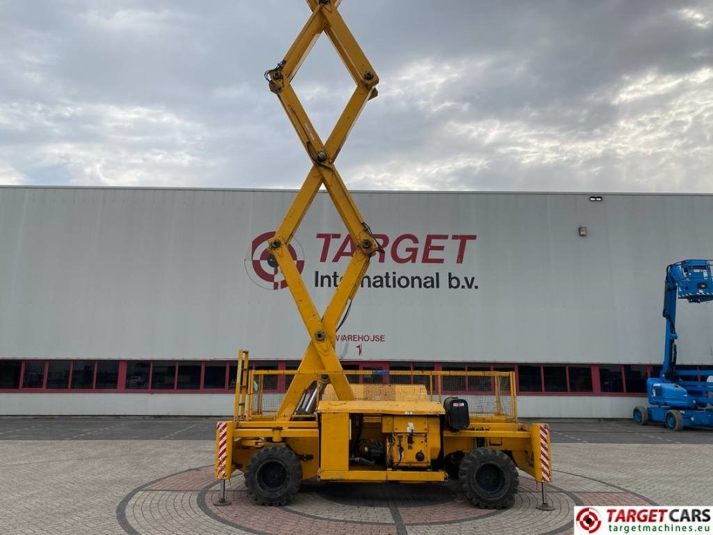 رافعات مقصية Holland Lift B195DL-25 4WD Diesel 4x4 Scissor Work Lift 2150cm: صور 25
