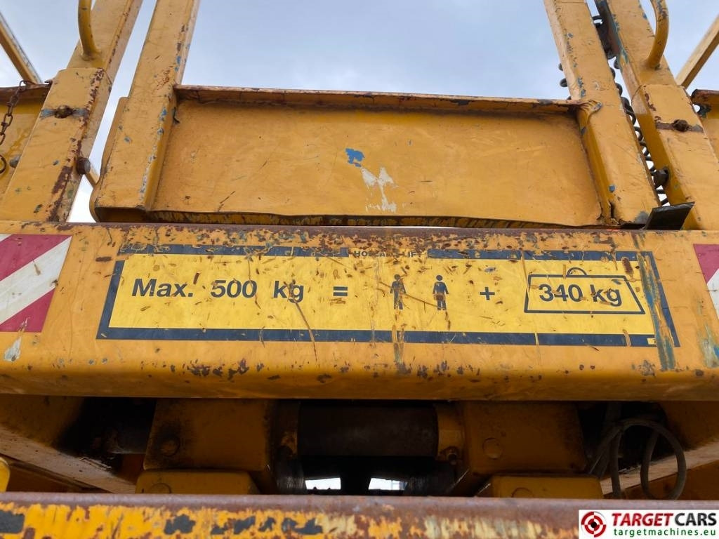 رافعات مقصية Holland Lift B195DL-25 4WD Diesel 4x4 Scissor Work Lift 2150cm: صور 30