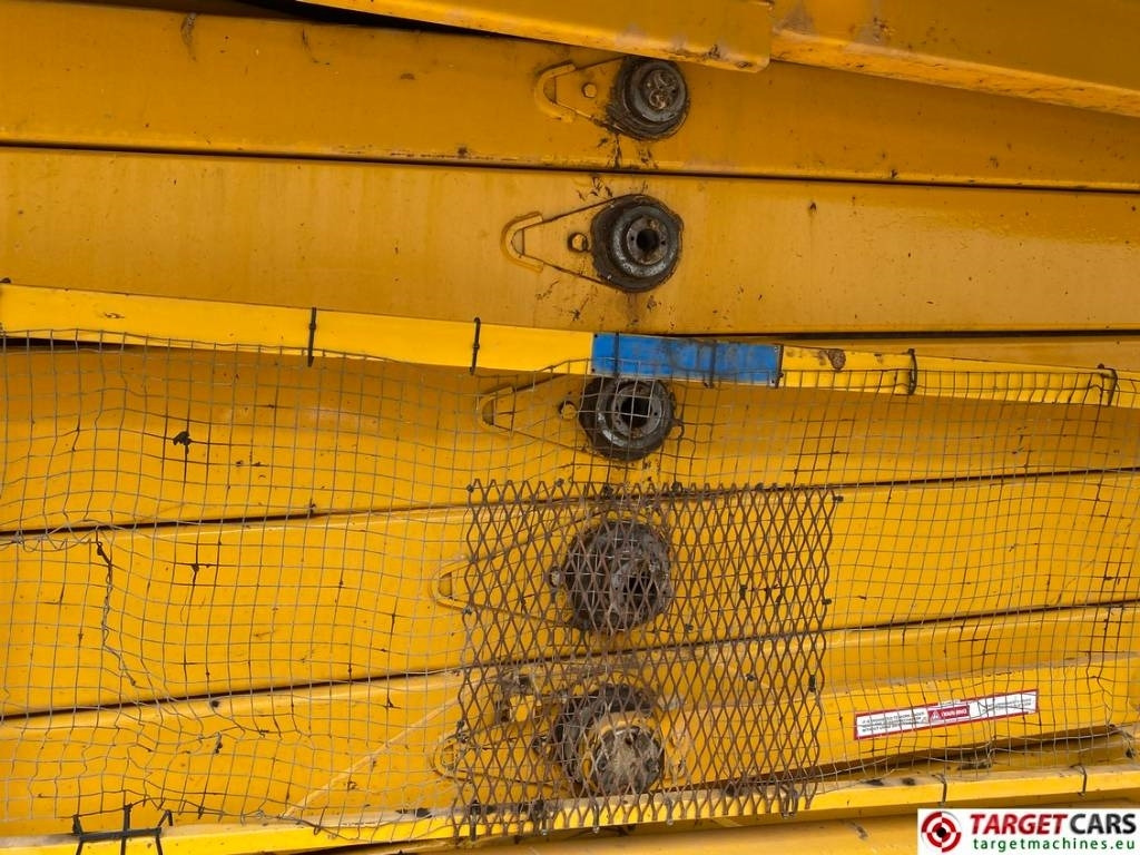 رافعات مقصية Holland Lift B195DL-25 4WD Diesel 4x4 Scissor Work Lift 2150cm: صور 40