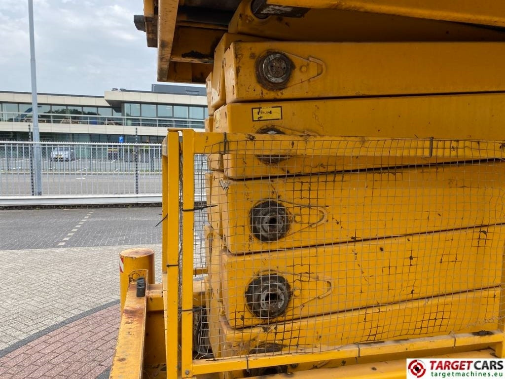 رافعات مقصية Holland Lift B195DL-25 4WD Diesel 4x4 Scissor Work Lift 2150cm: صور 39