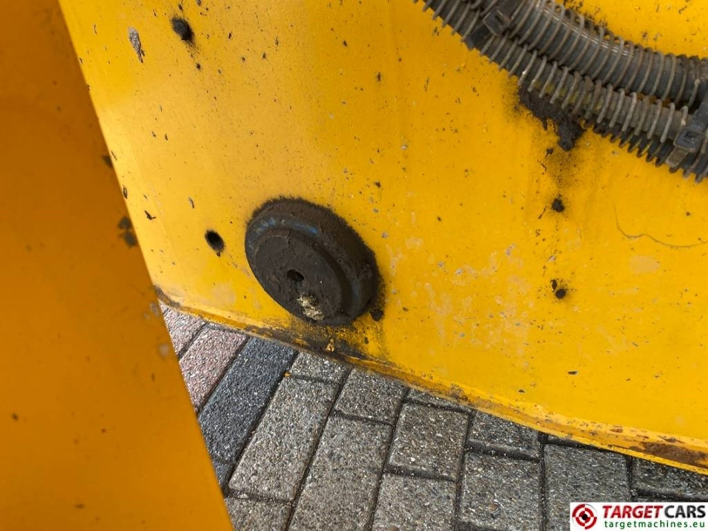 رافعات مقصية Holland Lift B195DL-25 4WD Diesel 4x4 Scissor Work Lift 2150cm: صور 44