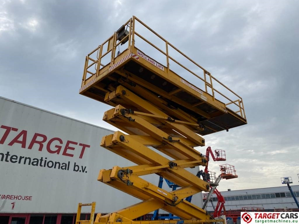رافعات مقصية Holland Lift B195DL-25 4WD Diesel 4x4 Scissor Work Lift 2150cm: صور 47