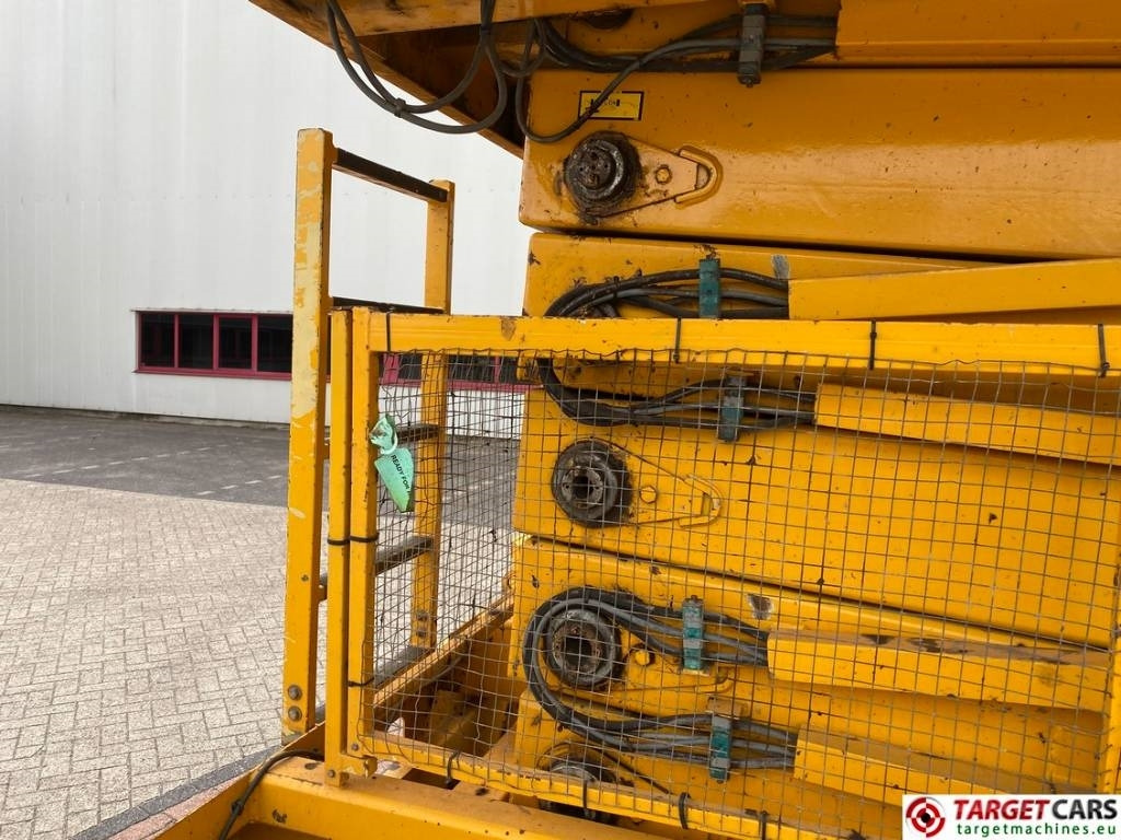 رافعات مقصية Holland Lift B195DL-25 4WD Diesel 4x4 Scissor Work Lift 2150cm: صور 36