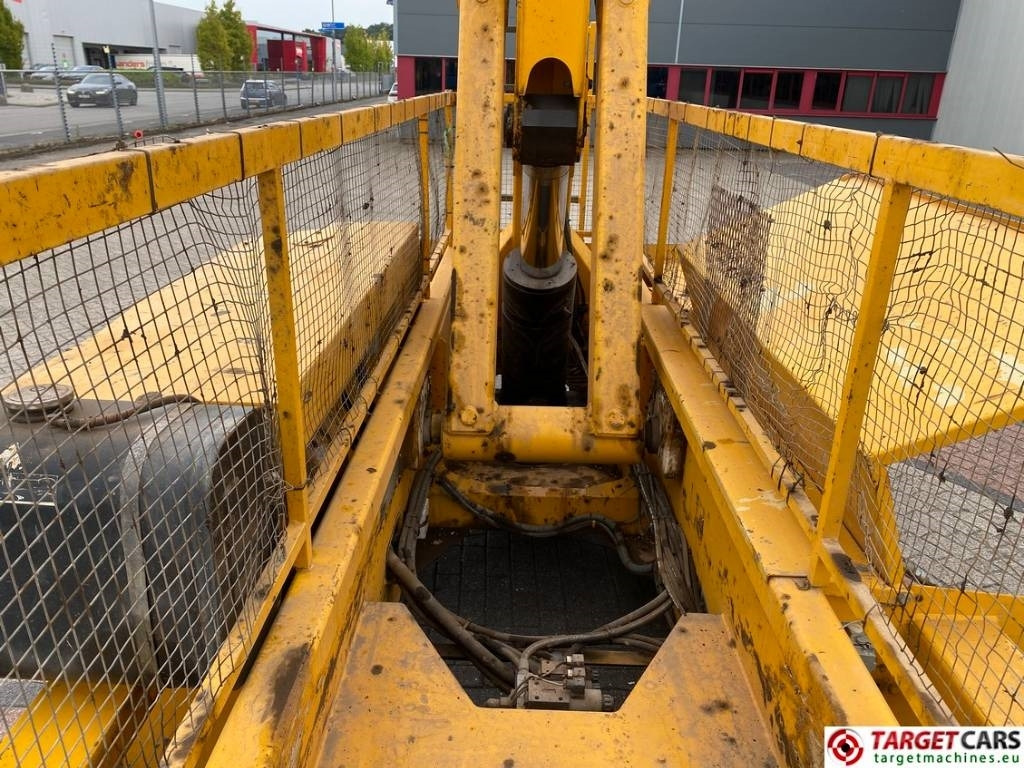 رافعات مقصية Holland Lift B195DL-25 4WD Diesel 4x4 Scissor Work Lift 2150cm: صور 32