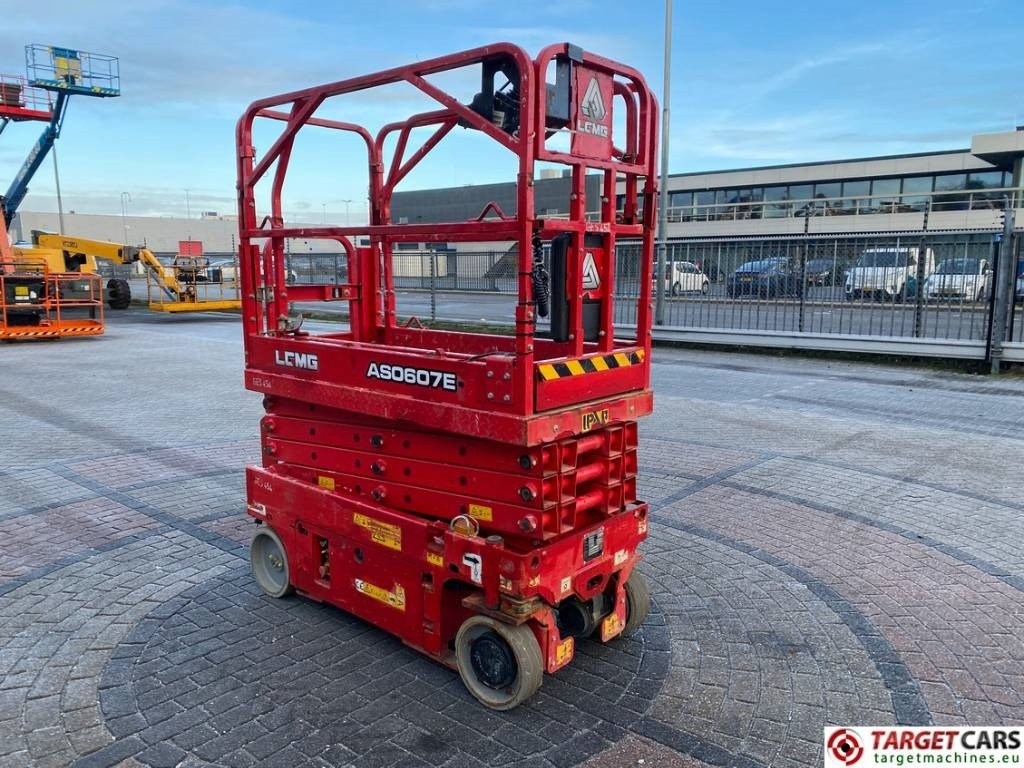 LGMG AS0607E Electric Scissor Work Lift 780cm - رافعات مقصية: صور 2 LGMG AS0607E Electric Scissor Work Lift 780cm - رافعات مقصية: صور 2