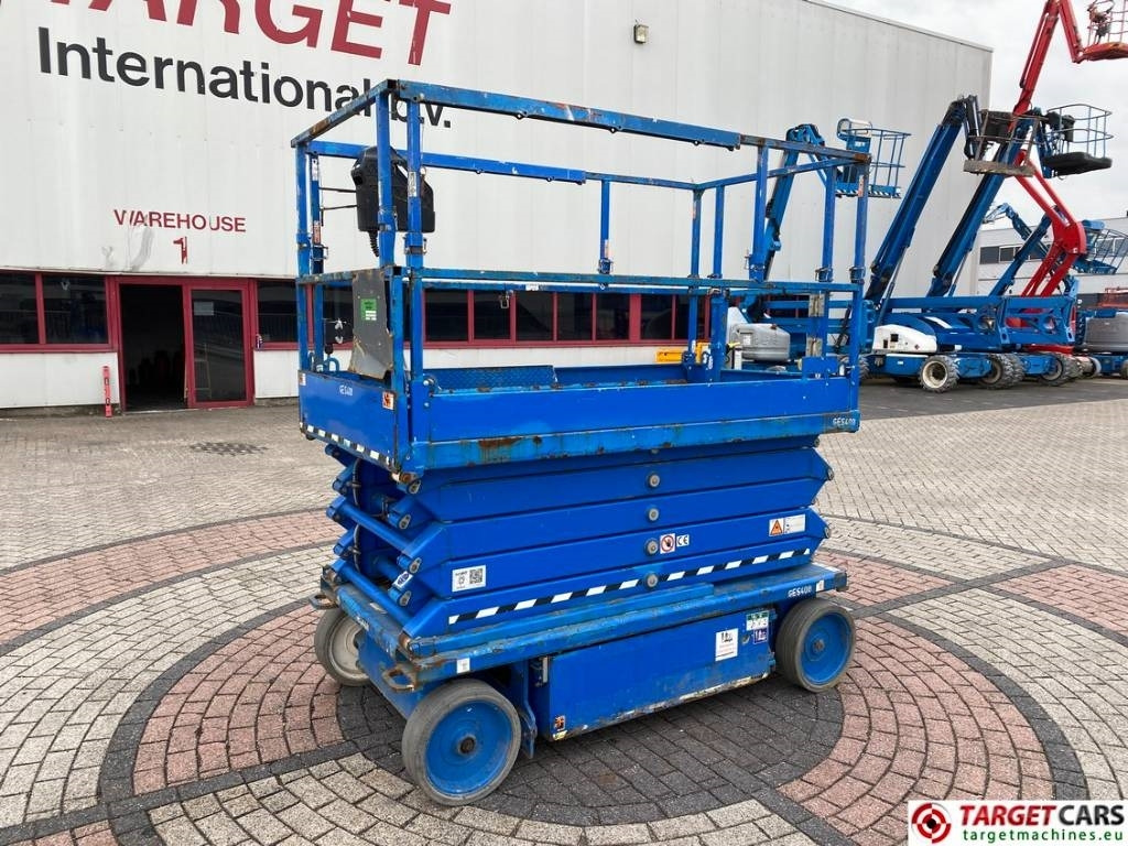 SkyJack SJ4732 Electric 4732 Scissor Work Lift 1165cm - رافعات مقصية: صور 1 SkyJack SJ4732 Electric 4732 Scissor Work Lift 1165cm - رافعات مقصية: صور 1