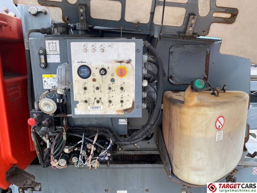 رافعات سلة مفصلية SkyJack SJ63AJ Articulated 4x4 Diesel Boom WorkLIft 2136cm: صور 12