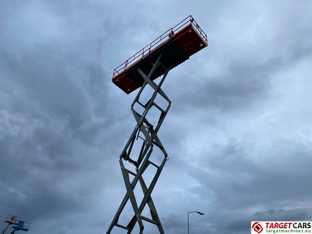 SkyJack SJ9250 RT Diesel 4x4 Scissor 9250 Work Lift 1720cm  إيجار SkyJack SJ9250 RT Diesel 4x4 Scissor 9250 Work Lift 1720cm: صور 28