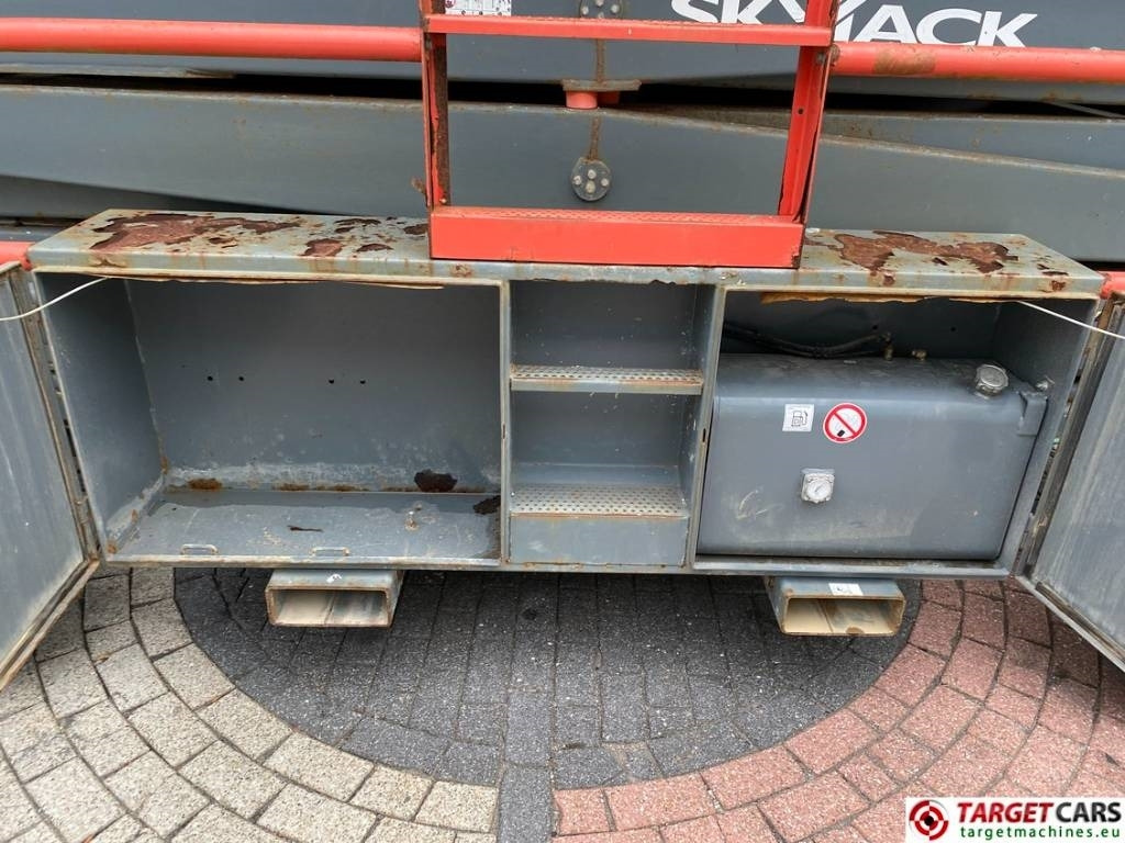 SkyJack SJ9250 RT Diesel 4x4 Scissor 9250 Work Lift 1720cm  إيجار SkyJack SJ9250 RT Diesel 4x4 Scissor 9250 Work Lift 1720cm: صور 13
