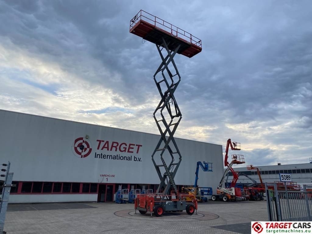 SkyJack SJ9250 RT Diesel 4x4 Scissor 9250 Work Lift 1720cm  إيجار SkyJack SJ9250 RT Diesel 4x4 Scissor 9250 Work Lift 1720cm: صور 6