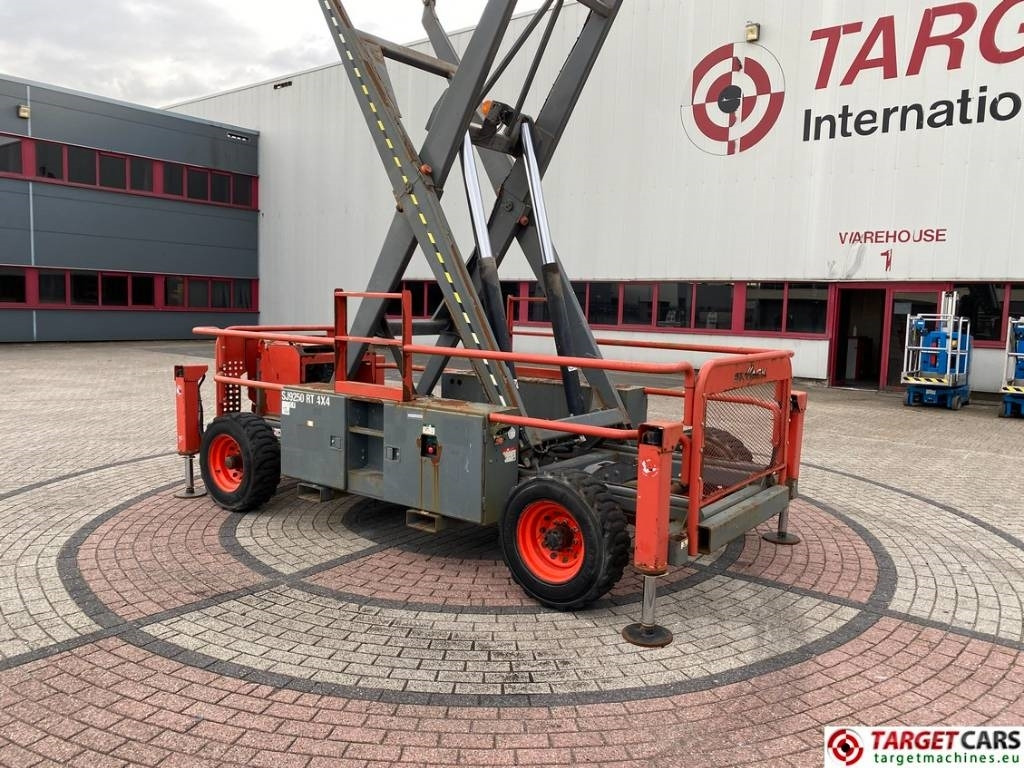 SkyJack SJ9250 RT Diesel 4x4 Scissor 9250 Work Lift 1720cm  إيجار SkyJack SJ9250 RT Diesel 4x4 Scissor 9250 Work Lift 1720cm: صور 20