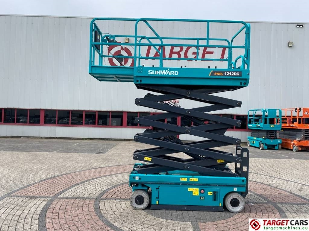 Sunward SWSL1212DC Electric Scissor Work LIft 1200cm - رافعات مقصية: صور 5 Sunward SWSL1212DC Electric Scissor Work LIft 1200cm - رافعات مقصية: صور 5