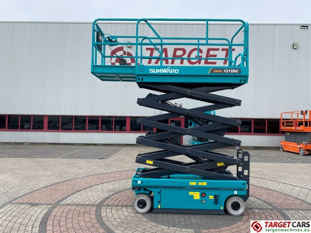 Sunward SWSL1212DC Electric Scissor Work Lift 1200cm - رافعات مقصية: صور 5 Sunward SWSL1212DC Electric Scissor Work Lift 1200cm - رافعات مقصية: صور 5