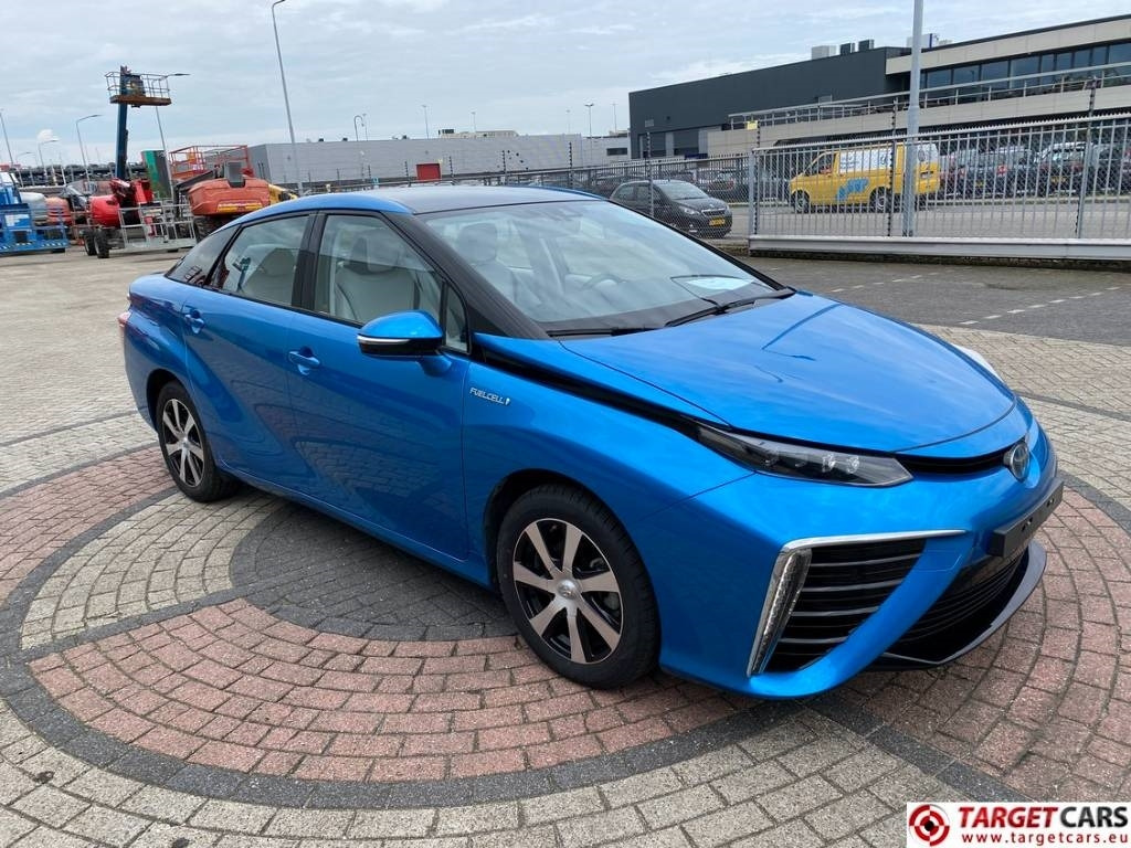Toyota Mirai FCV HydroGen FuelCell - سيدان: صور 3 Toyota Mirai FCV HydroGen FuelCell - سيدان: صور 3