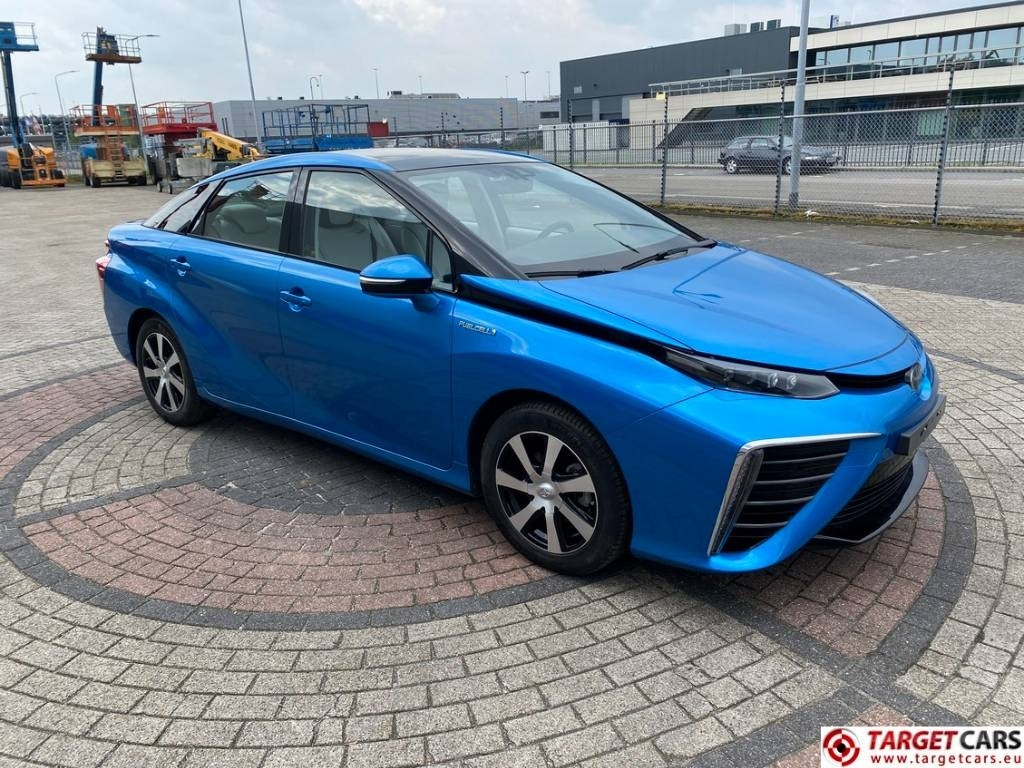 Toyota Mirai FCV HydroGen FuelCell - سيدان: صور 3 Toyota Mirai FCV HydroGen FuelCell - سيدان: صور 3