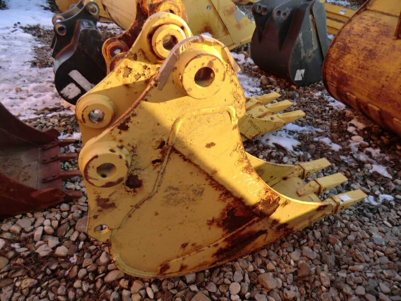 Caterpillar 307 Benna HD con denti, marca ROMEA, peso 200 kg, anno di costruzione 2004. Larghezza mm 300. - بكت حفار: صور 5 Caterpillar 307 Benna HD con denti, marca ROMEA, peso 200 kg, anno di costruzione 2004. Larghezza mm 300. - بكت حفار: صور 5