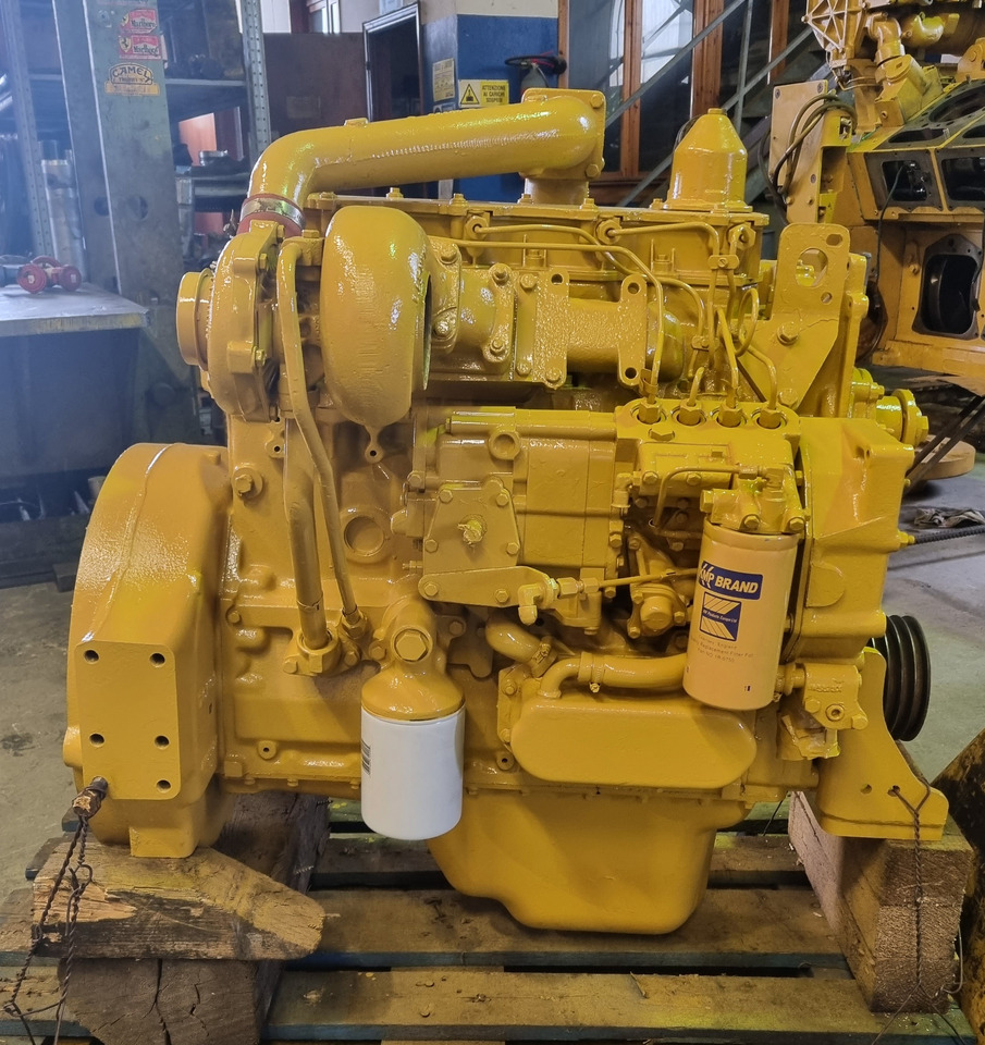 Caterpillar 3204 - المحرك - آلات البناء: صور 1 Caterpillar 3204 - المحرك - آلات البناء: صور 1