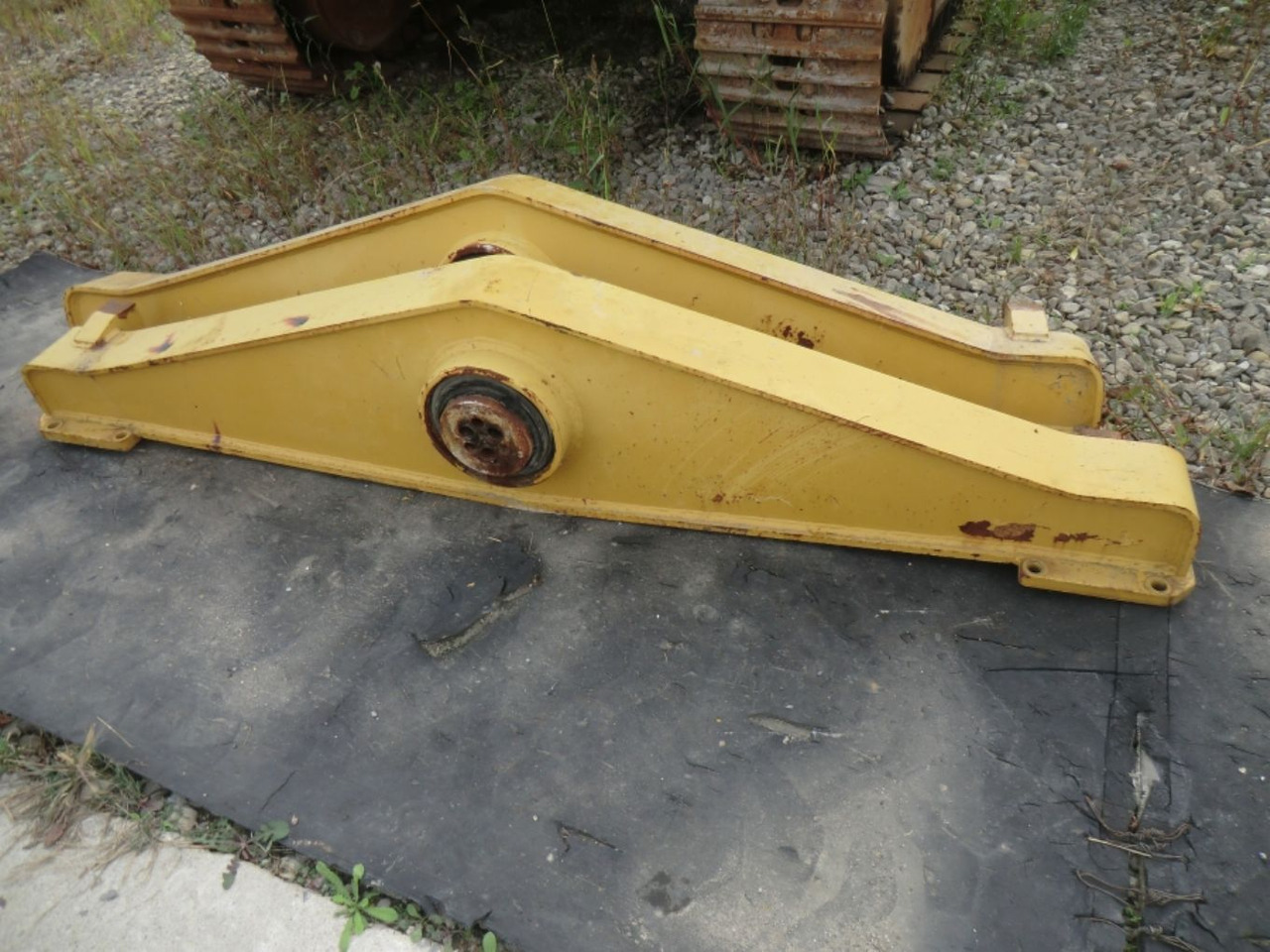 Caterpillar 735 Braccetto destro di collegamento assale centrale e posteriore. (ARM AS RH) - المحور و قطع الغيار - آلات البناء: صور 2 Caterpillar 735 Braccetto destro di collegamento assale centrale e posteriore. (ARM AS RH) - المحور و قطع الغيار - آلات البناء: صور 2