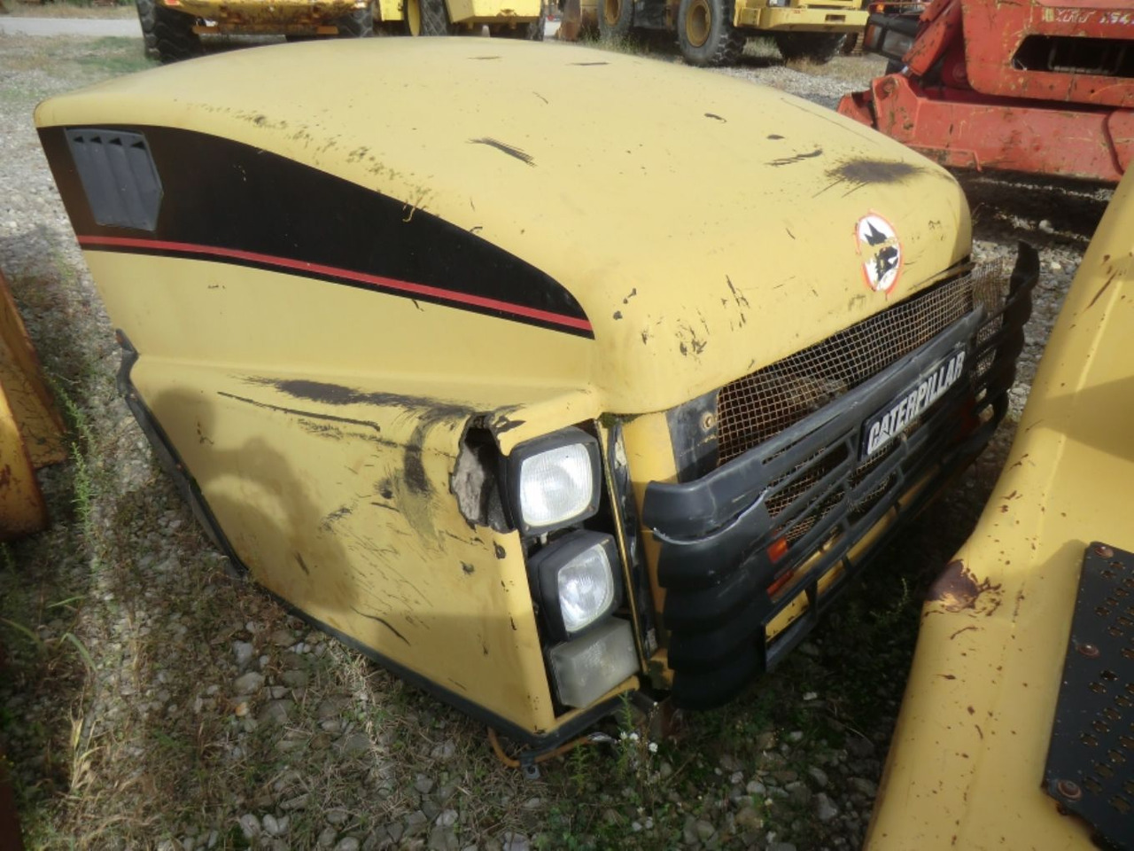 Caterpillar 735 Cofano e griglia - هود - آلات البناء: صور 3 Caterpillar 735 Cofano e griglia - هود - آلات البناء: صور 3