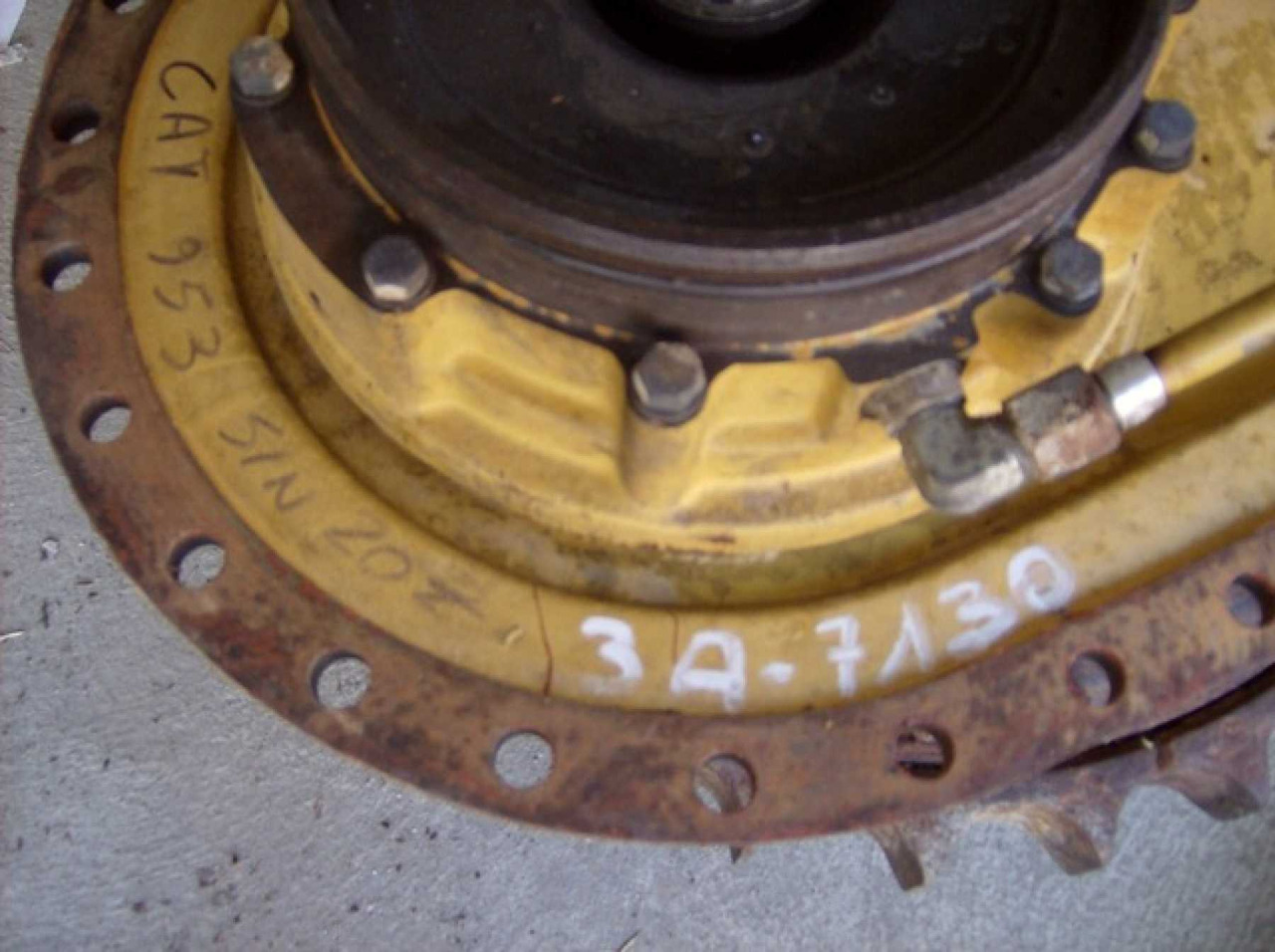 Caterpillar 953 RIDUTTORE DI TRASLAZIONE DESTRO COMPLETO DI RUOTA MOTRICE 3A6425 - نقل الحركة - آلات البناء: صور 2 Caterpillar 953 RIDUTTORE DI TRASLAZIONE DESTRO COMPLETO DI RUOTA MOTRICE 3A6425 - نقل الحركة - آلات البناء: صور 2