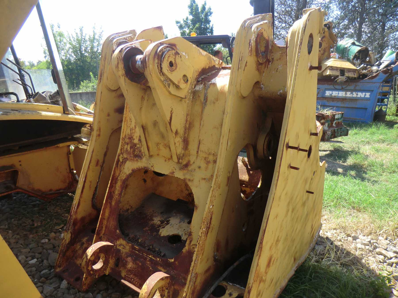 Caterpillar 963D COFANO ANTERIORE - هود - آلات البناء: صور 4 Caterpillar 963D COFANO ANTERIORE - هود - آلات البناء: صور 4