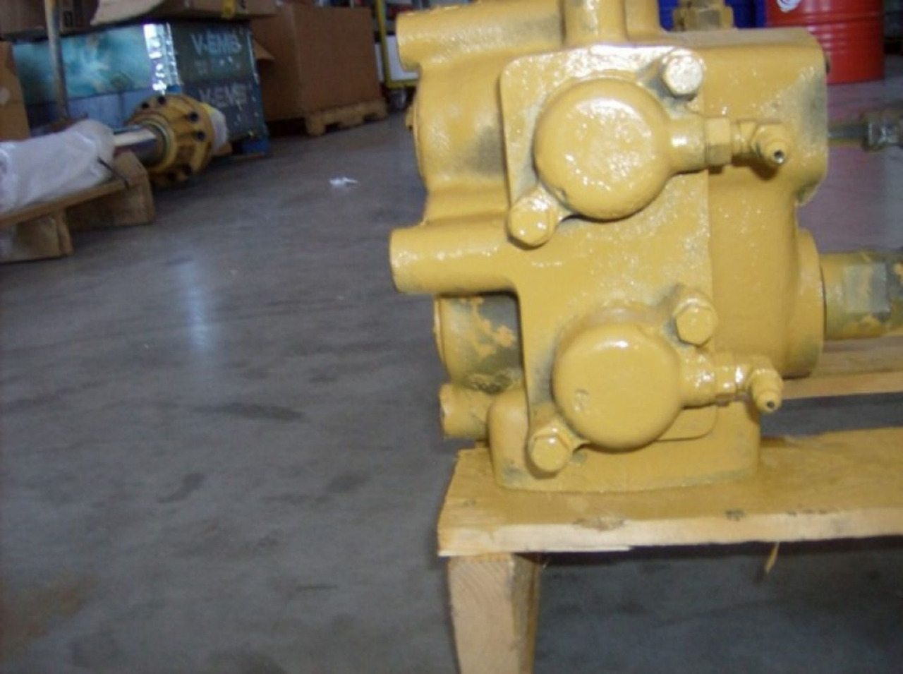 Caterpillar 966F II VALVOLA DISTRIBUTORE - صمام - آلات البناء: صور 5 Caterpillar 966F II VALVOLA DISTRIBUTORE - صمام - آلات البناء: صور 5