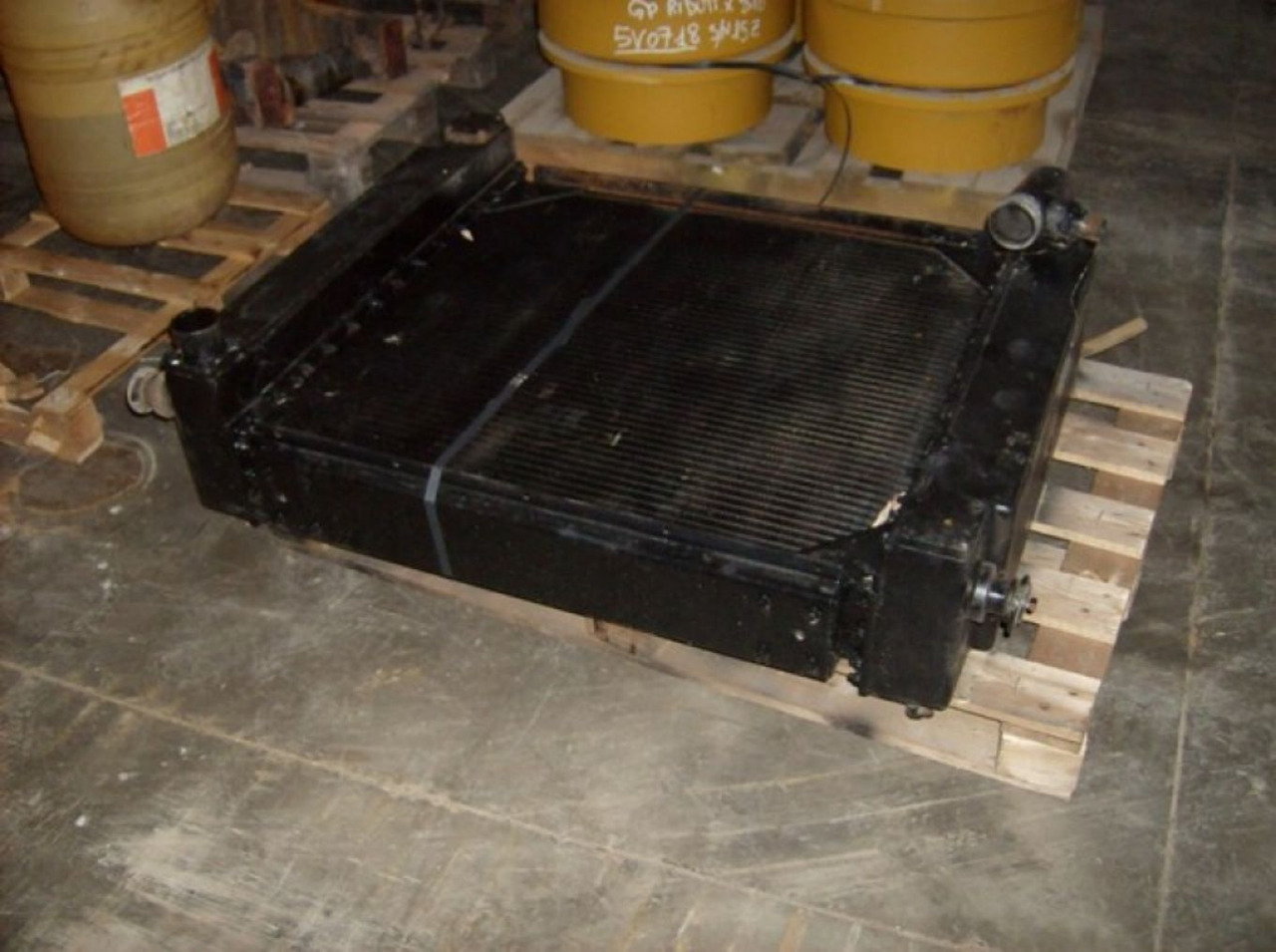 Caterpillar D300D GRUPPO RADIATORE - المشعاع - آلات البناء: صور 2 Caterpillar D300D GRUPPO RADIATORE - المشعاع - آلات البناء: صور 2