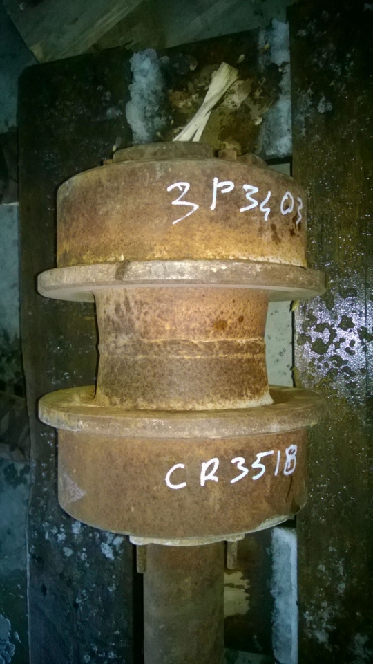 Caterpillar D9G D9H rullo superiore. - المسار الأسطوانة - آلات البناء: صور 3 Caterpillar D9G D9H rullo superiore. - المسار الأسطوانة - آلات البناء: صور 3