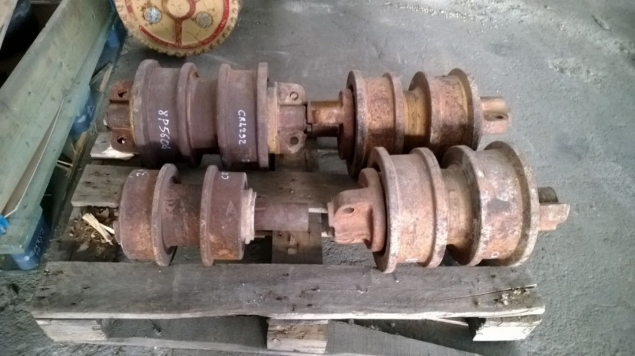 Caterpillar D9G D9H rullo superiore. - المسار الأسطوانة - آلات البناء: صور 1 Caterpillar D9G D9H rullo superiore. - المسار الأسطوانة - آلات البناء: صور 1