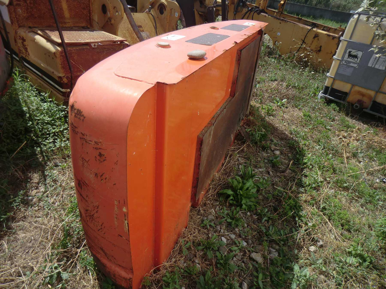 HITACHI ZX240 BAS CONTRAPPESO - ثقل موازن - آلات البناء: صور 1 HITACHI ZX240 BAS CONTRAPPESO - ثقل موازن - آلات البناء: صور 1