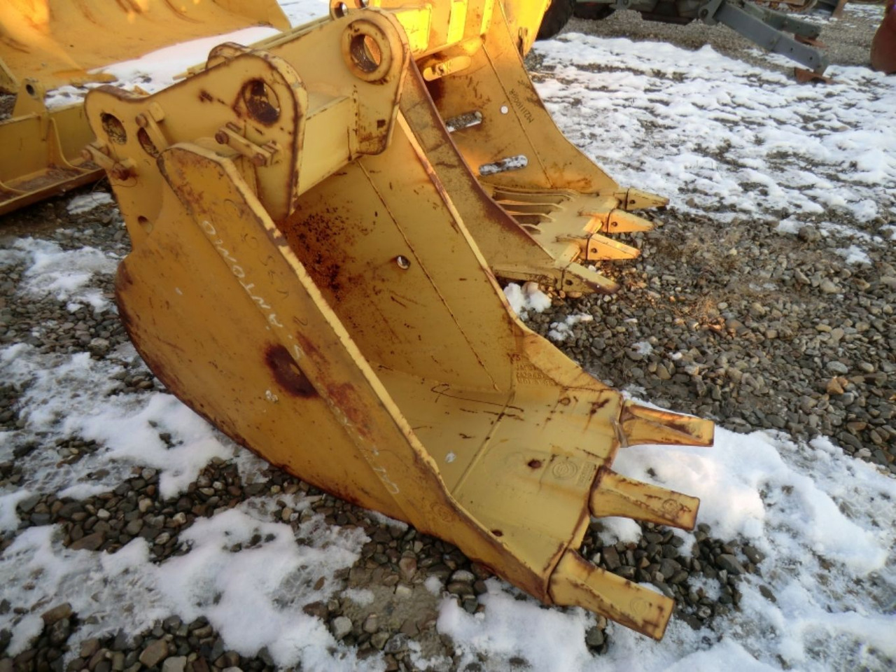 Mantovani Benne L 221 GP Benna con denti, larghezza mm 600. - بكت حفار: صور 1 Mantovani Benne L 221 GP Benna con denti, larghezza mm 600. - بكت حفار: صور 1