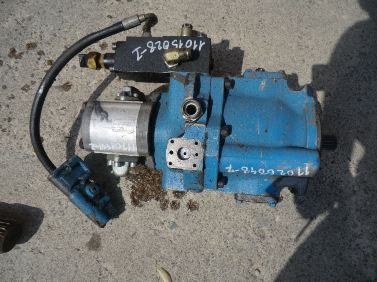 VOLVO L120C ALBERO, SENSORE E POMPA - نقل الحركة - آلات البناء: صور 3 VOLVO L120C ALBERO, SENSORE E POMPA - نقل الحركة - آلات البناء: صور 3