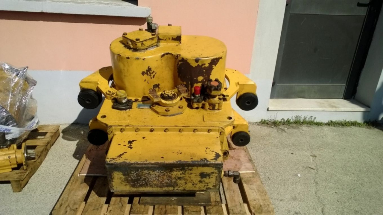 VOLVO L330E Trasmissione revisionata. - علبة التروس - آلات البناء: صور 1 VOLVO L330E Trasmissione revisionata. - علبة التروس - آلات البناء: صور 1