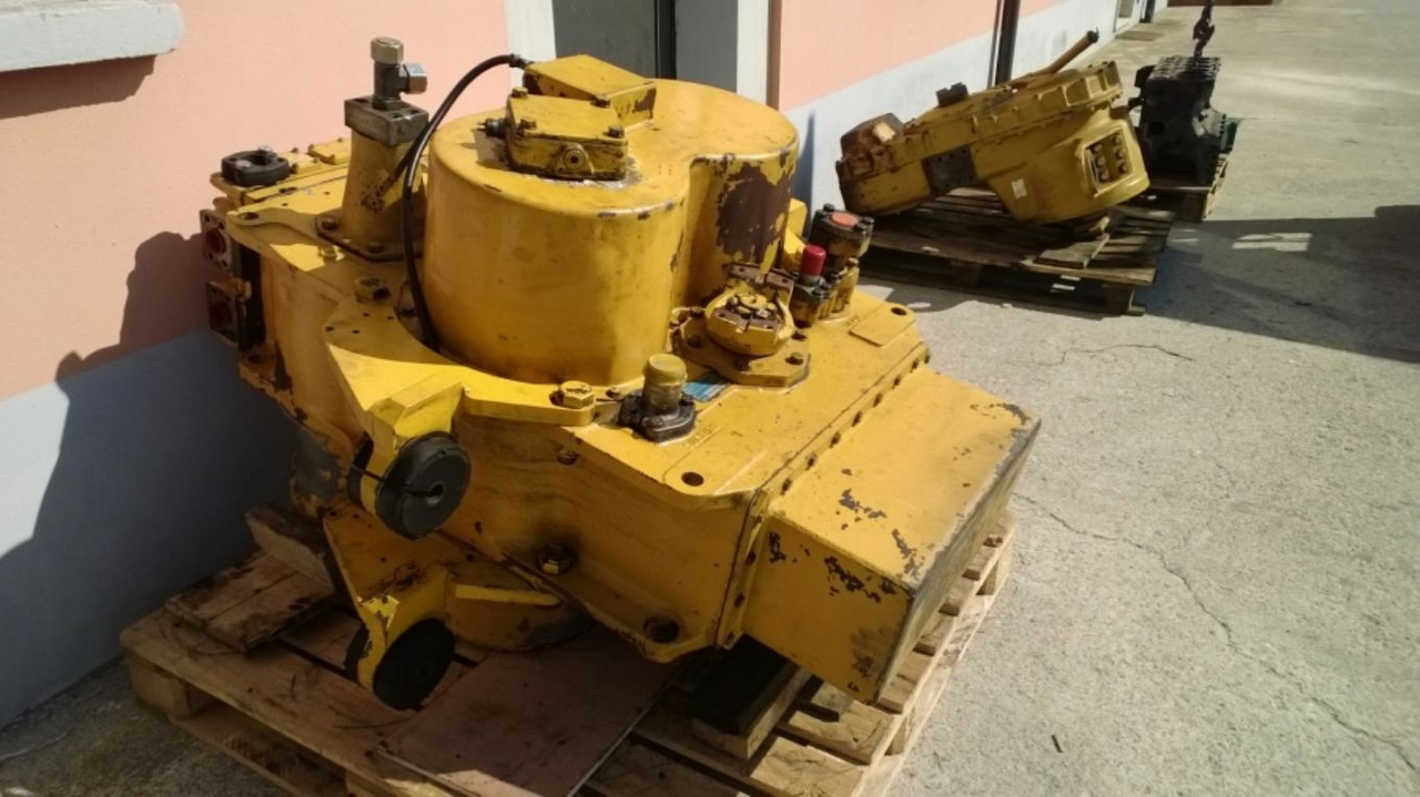 VOLVO L330E Trasmissione revisionata. - علبة التروس - آلات البناء: صور 2 VOLVO L330E Trasmissione revisionata. - علبة التروس - آلات البناء: صور 2