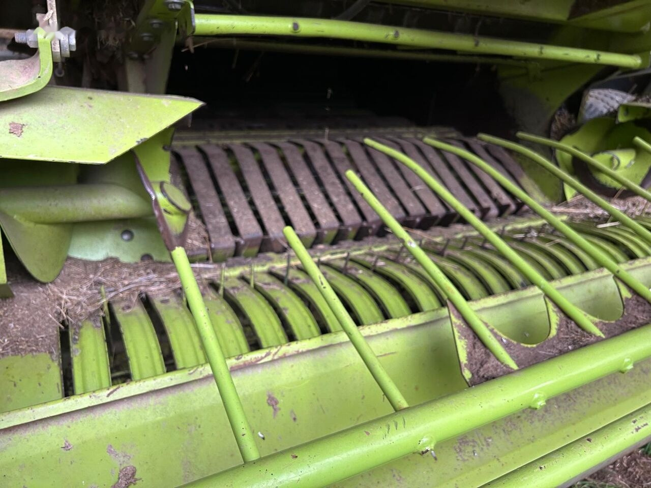 Claas ROLLANT 240 - مكبس القش الدائري: صور 4 Claas ROLLANT 240 - مكبس القش الدائري: صور 4
