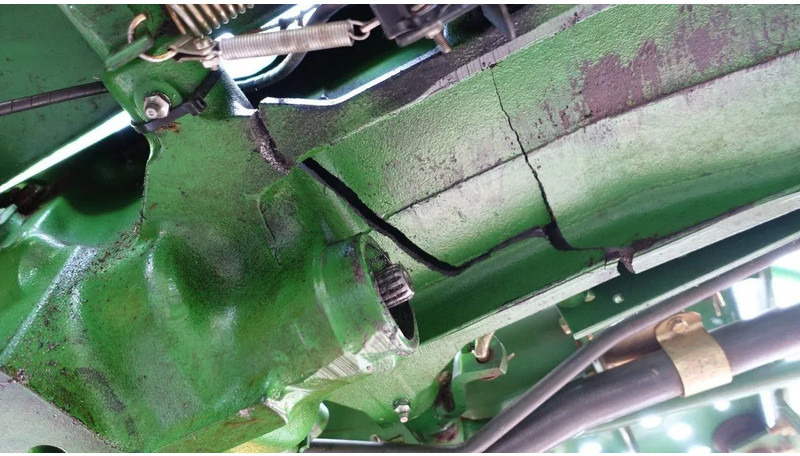 John Deere 790 4x4 SCHADE--UNFALL-- ACCIDENT - جرار: صور 5 John Deere 790 4x4 SCHADE--UNFALL-- ACCIDENT - جرار: صور 5