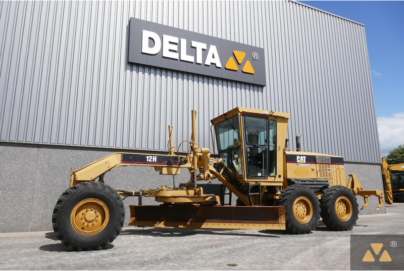 Caterpillar 12H - آلة تسوية الأرض: صور 4 Caterpillar 12H - آلة تسوية الأرض: صور 4