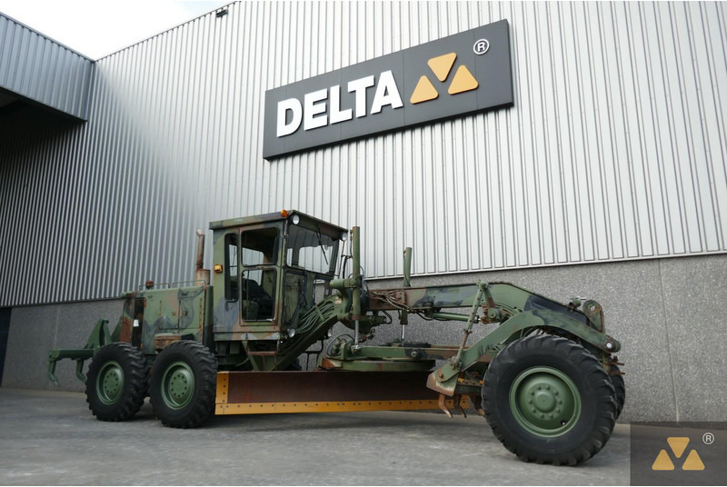 Caterpillar 130G Ex-army - آلة تسوية الأرض: صور 3 Caterpillar 130G Ex-army - آلة تسوية الأرض: صور 3