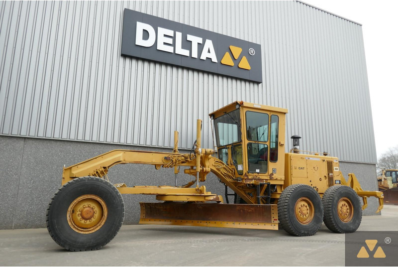 Caterpillar 130G - آلة تسوية الأرض: صور 4 Caterpillar 130G - آلة تسوية الأرض: صور 4