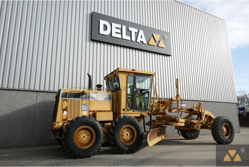 Caterpillar 135H - آلة تسوية الأرض: صور 5 Caterpillar 135H - آلة تسوية الأرض: صور 5