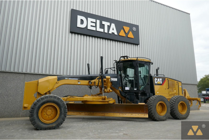 Caterpillar 140M - آلة تسوية الأرض: صور 4 Caterpillar 140M - آلة تسوية الأرض: صور 4