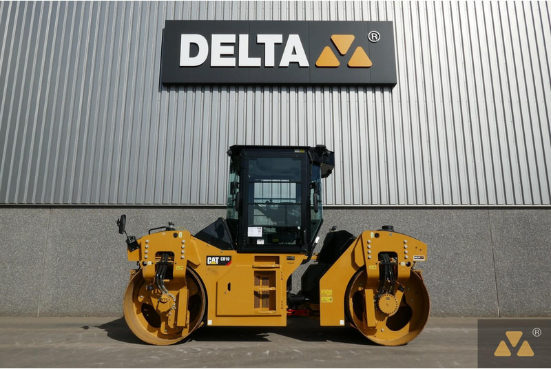 Caterpillar CB10 - مدحلة: صور 1 Caterpillar CB10 - مدحلة: صور 1