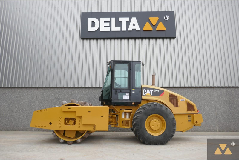 Caterpillar CP76 - مدحلة: صور 1 Caterpillar CP76 - مدحلة: صور 1