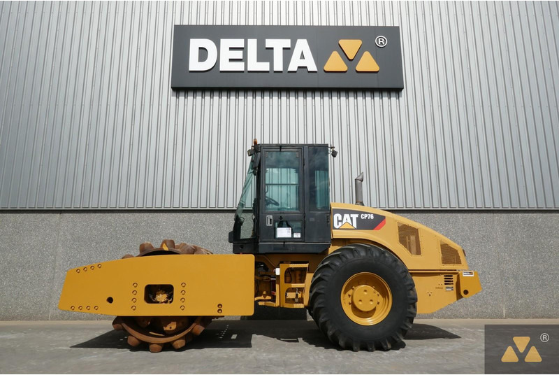 Caterpillar CP76 - مدحلة: صور 1 Caterpillar CP76 - مدحلة: صور 1