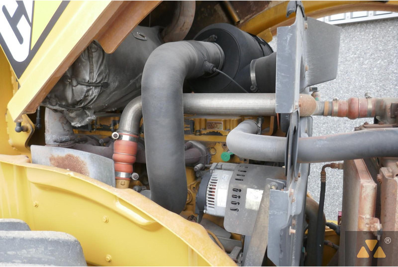 مدحلة Caterpillar CP76: صور 20
