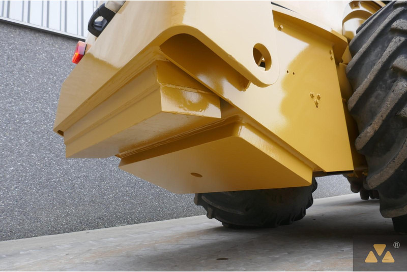 مدحلة Caterpillar CP76: صور 19