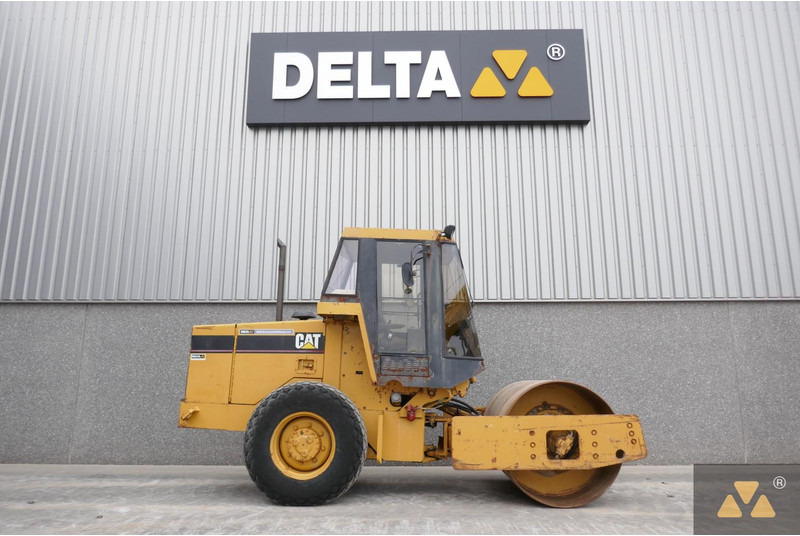 Caterpillar CS433C - مدحلة: صور 2 Caterpillar CS433C - مدحلة: صور 2